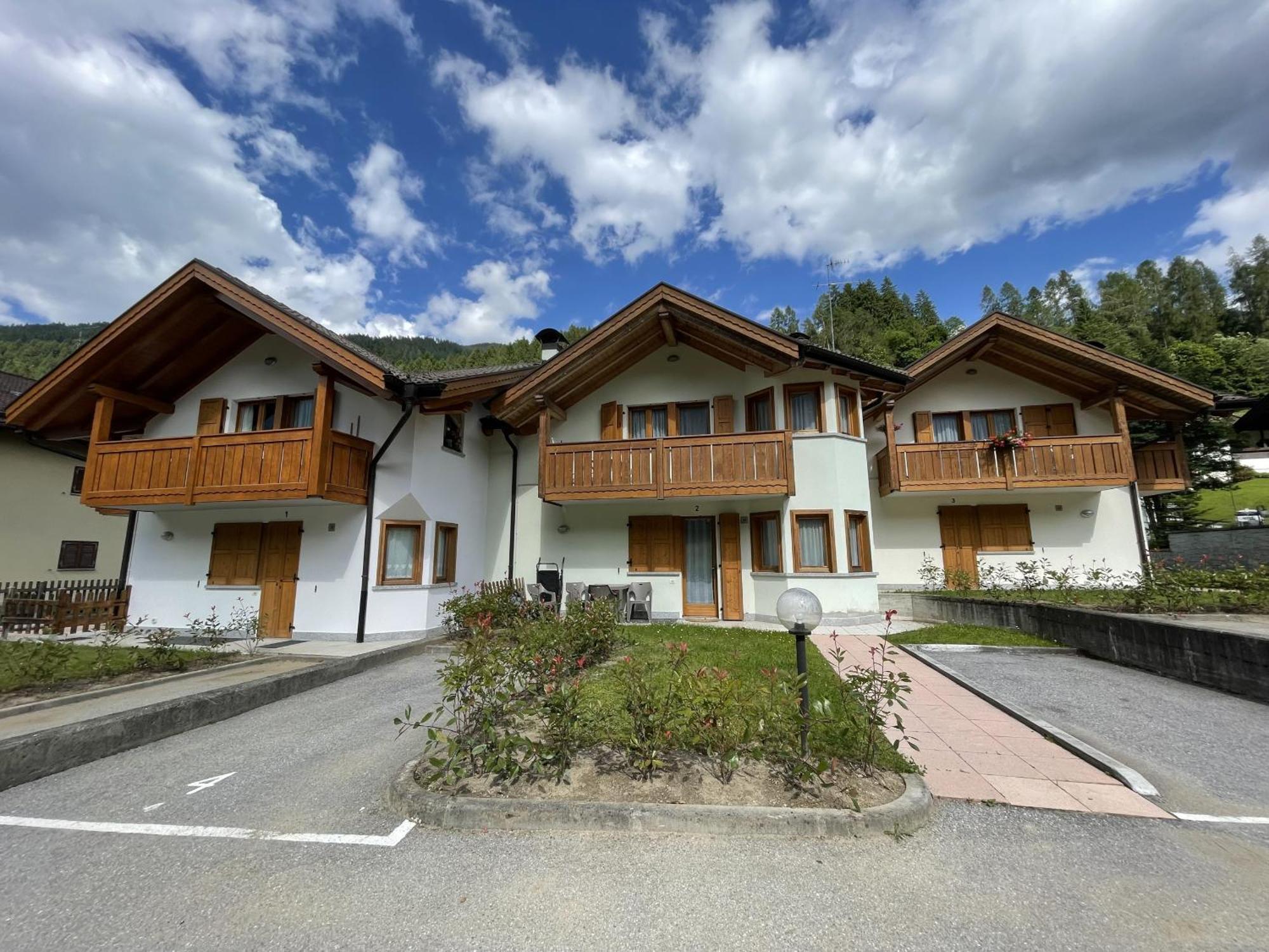 Residence Valentino Pinzolo Exterior photo